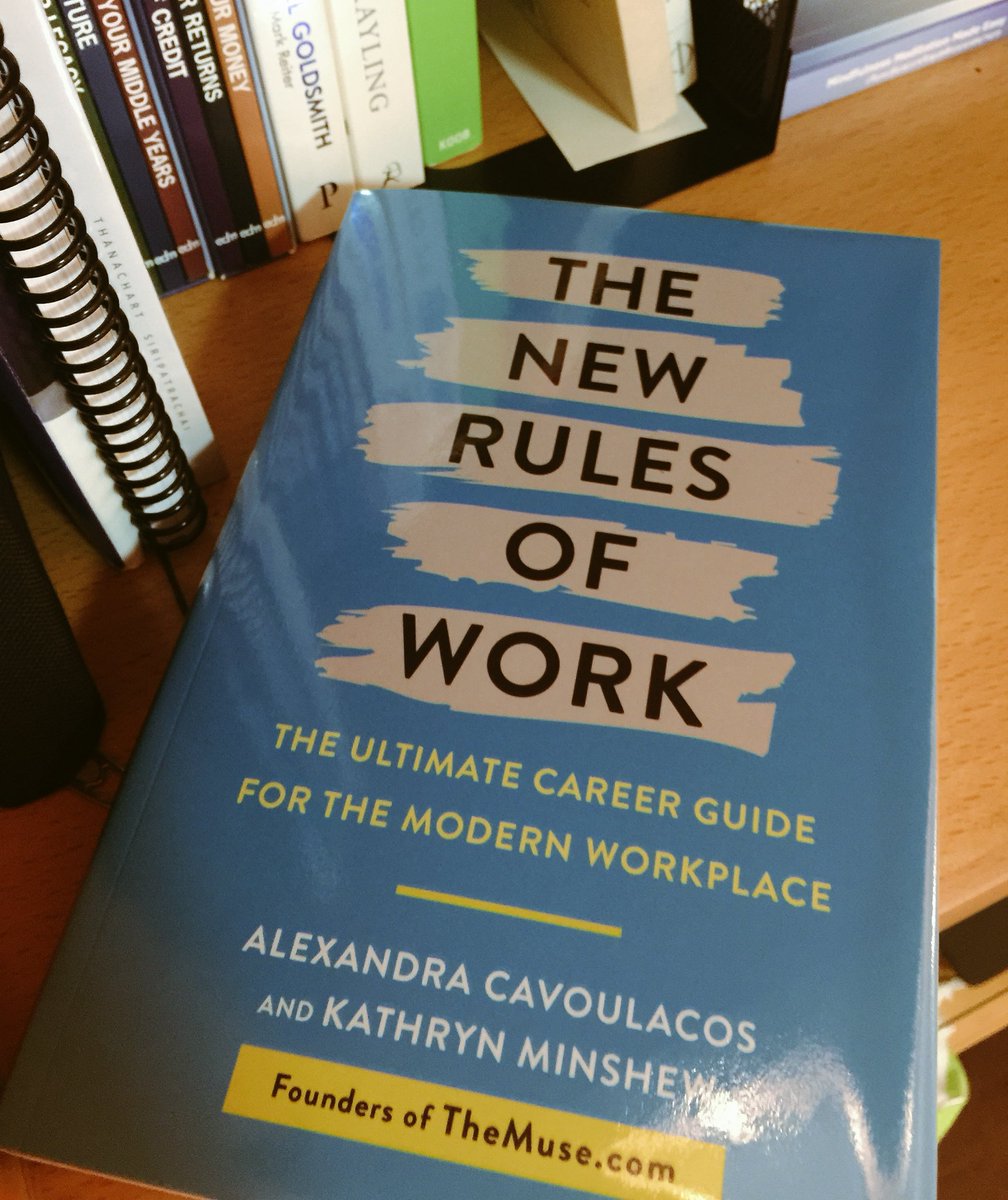 FhonPatteera's tweet photo. Aww,,I'm so happy!! 😻 Finally got it from #Asiabook I've been looking for it for a month. @kmin #thenewrulesofwork https://t.co/zmUQeOkZqU