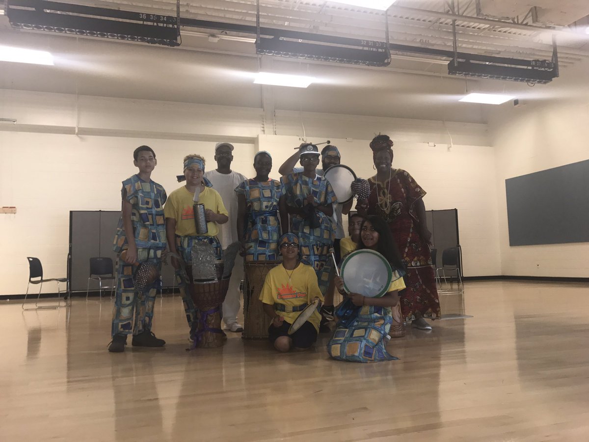 ElliottSummerPl's tweet photo. @ArtsForKidsInc Thank you for an amazing performance !! @summer_plus @elliottstreet1 @NPSvoices Summer students enjoyed learning music! 🥁 https://t.co/eSTUAJkvVo