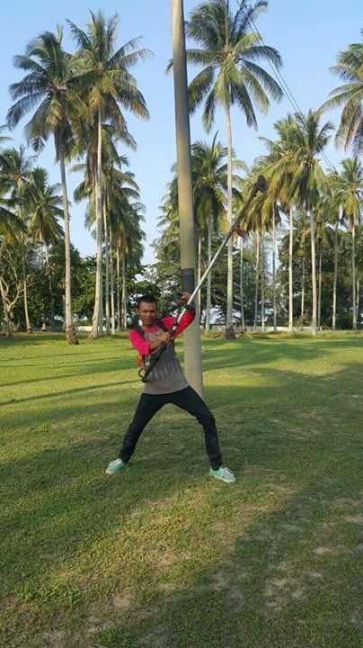 GilaKata_'s tweet photo. Kemain mesin rumput sampai nak terbang mesin tu haa! Untuk keselasaan korang juga! P/s : brader dalam gambar ni dah tak available. Sorry https://t.co/2PBgAkjC5f
