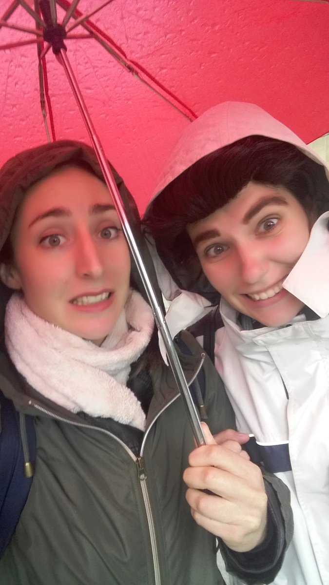 HasteTheatre's tweet photo. Edinburgh rain? NO PROBLEM! COME SEE OYSTER BOY AND PRETEND YOU'RE IN CONEY ISLAND@AssemblyFest 12.40 tomorrow&every day! #edfringe #manwig https://t.co/iXhj9HQ4nl