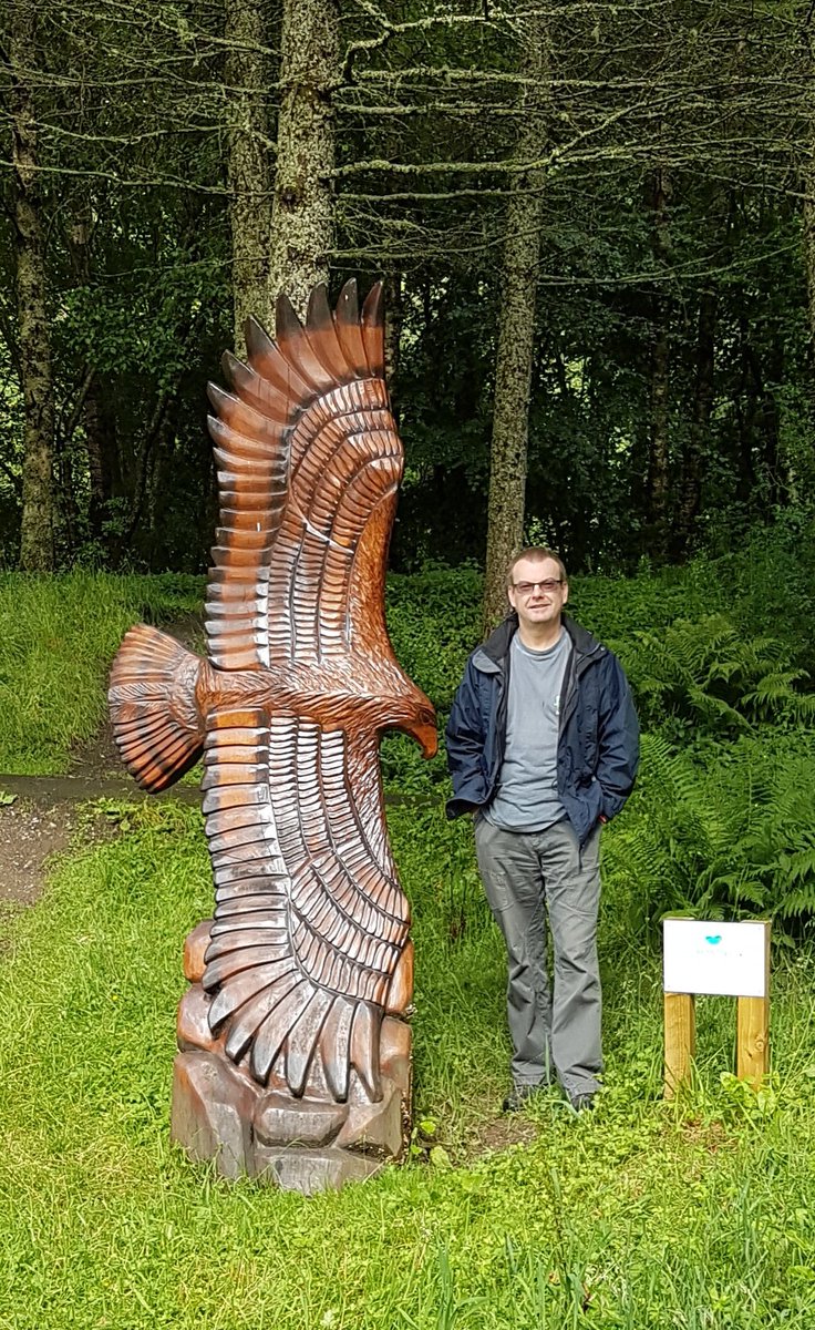 Protect_Wldlife's tweet image. Came across this beautiful hand-carved Golden Eagle in Strathyre.