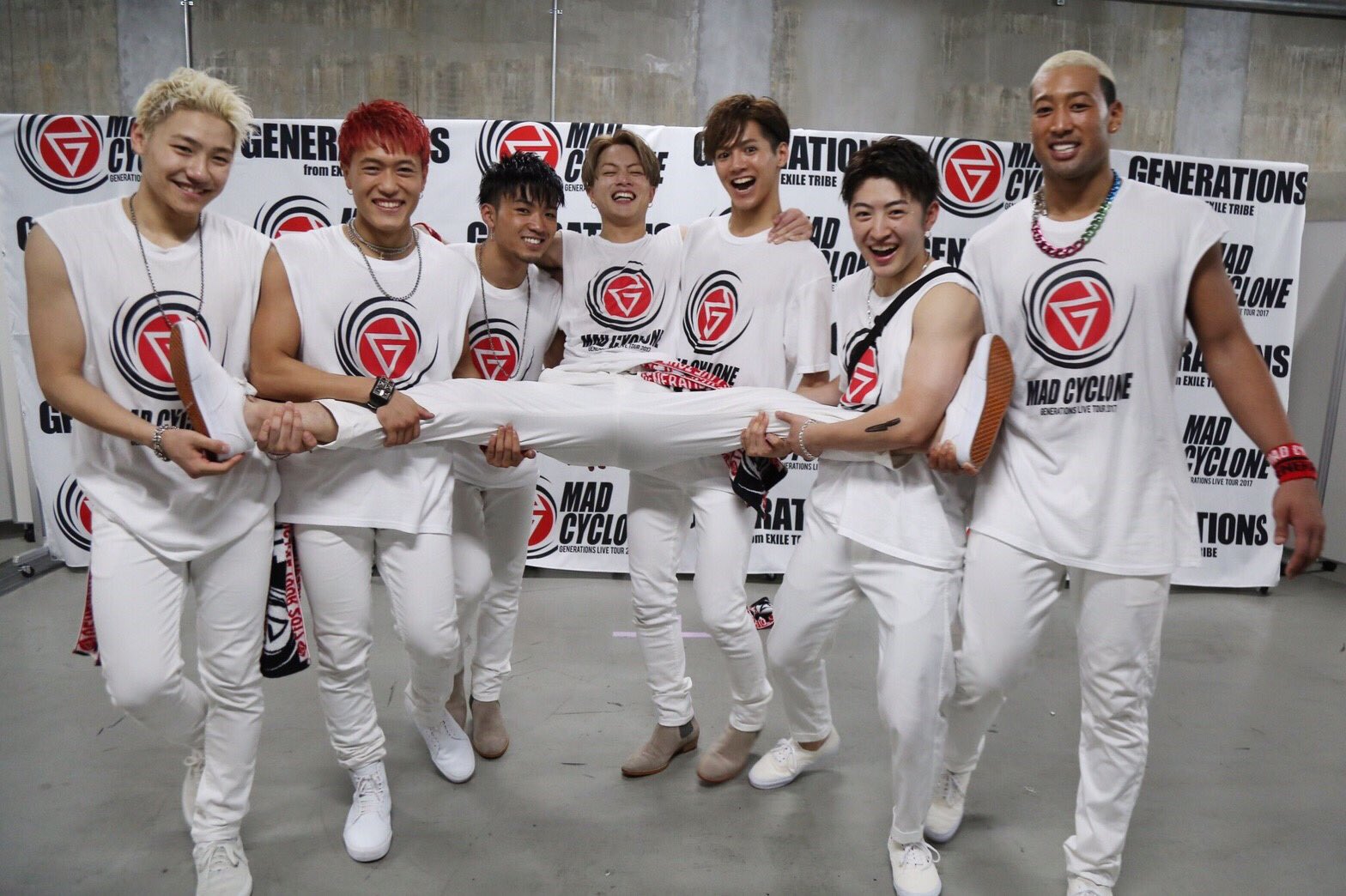 GENERATIONS MAD CYCLONE 柔らかい マフラータオル GENERATIONS MAD CYCLONE 柔らかい マフラータオル