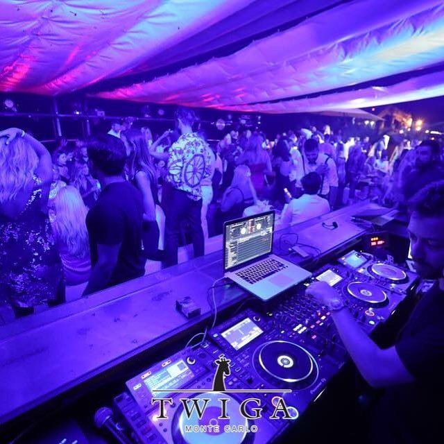 .
▫️◽️◻️TONIGHT!◻️◽️▫️
🎚🔊🎶 Get ready for the Hip-Hop Night feat. DJ Magnum! 🔺Get up and Jump! 🔺
.
#Iamtwiga #Twiga… ift.tt/2wp2Xie