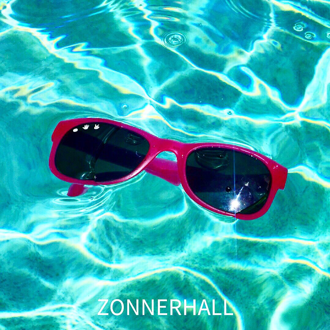 Zonnerhall's tweet photo. They float! Never lose your sunglasses again #sunglasses #shades #sunnies #eyewear #wayferer #indestructible #men #women #kids #babies https://t.co/md3G9ZYRok