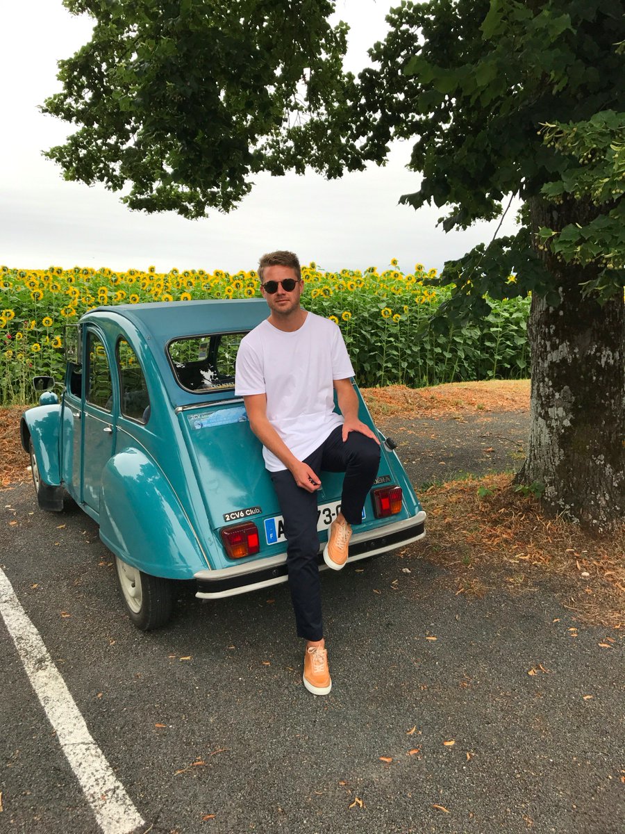 L'Estrange London tweet media