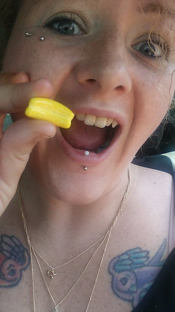 thtgrlc's tweet image. Droppin quarters on Runtsss