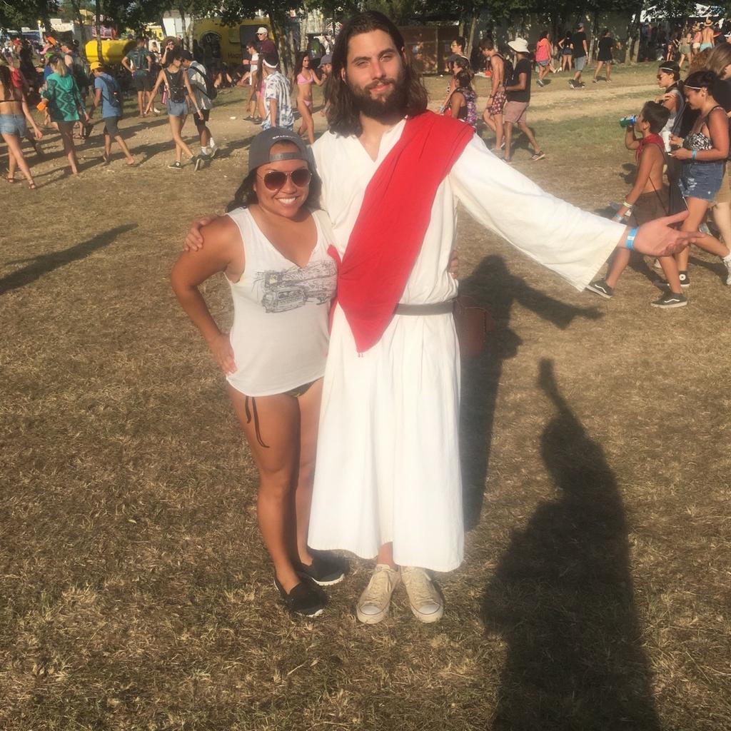 Nessa_0304's tweet photo. #NewProfilePic #FloatFest2017 https://t.co/qxcEjpVGcN