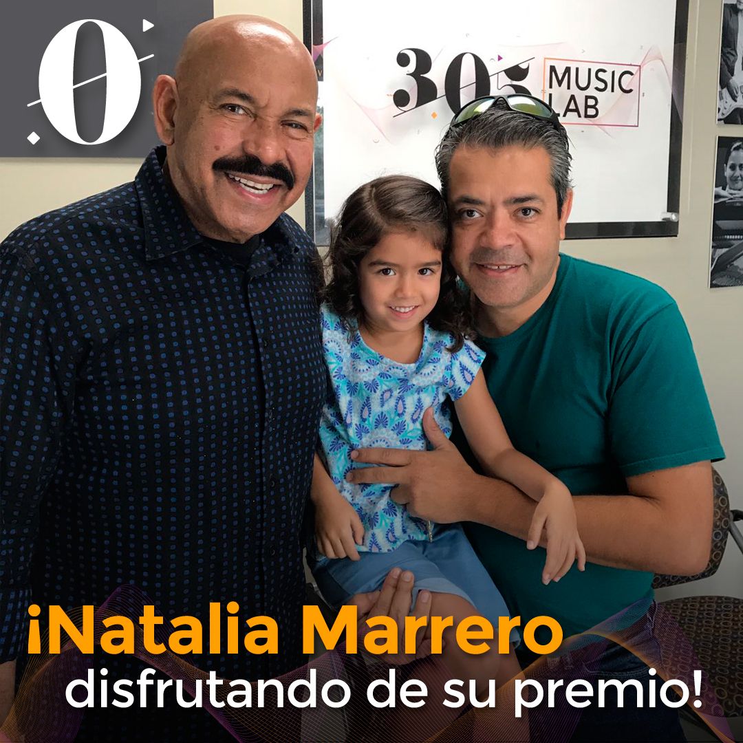 305MusicLab's tweet photo. Aquí está la ganadora NATALIA MARRERO disfrutando su semana en #305MusicLab y compartiendo con el gran @OscarDLeon https://t.co/VtveV5tOjF