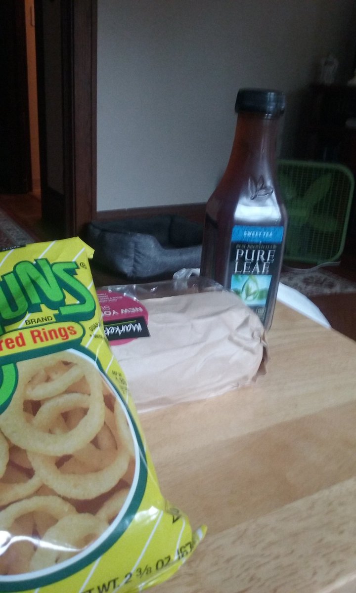 velvetdovelyn's tweet photo. Lunch! #SweetTea #SweetTeaForMe #VotesIn cc: @kolemsai @vampysoultaker https://t.co/0ZJY70P0Yo