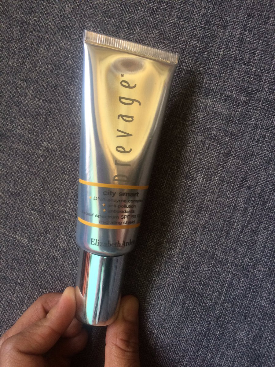 alefigueroago's tweet photo. #FelizMiercoles cuidando mi piel del sol veraniego con más que un protector solar #prevage de @ElizabethArden trabaja desde el #ADN https://t.co/jwbW7Meg9U