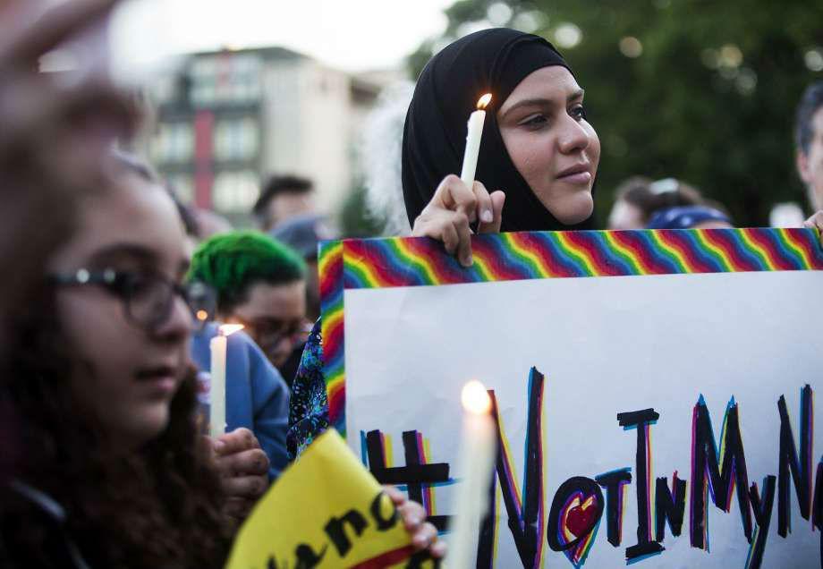 LGBTPK's tweet photo. US Muslims are more accepting of homosexuality than White evangelicals https://t.co/hIHmoZswpk https://t.co/YmxxSq1LrS