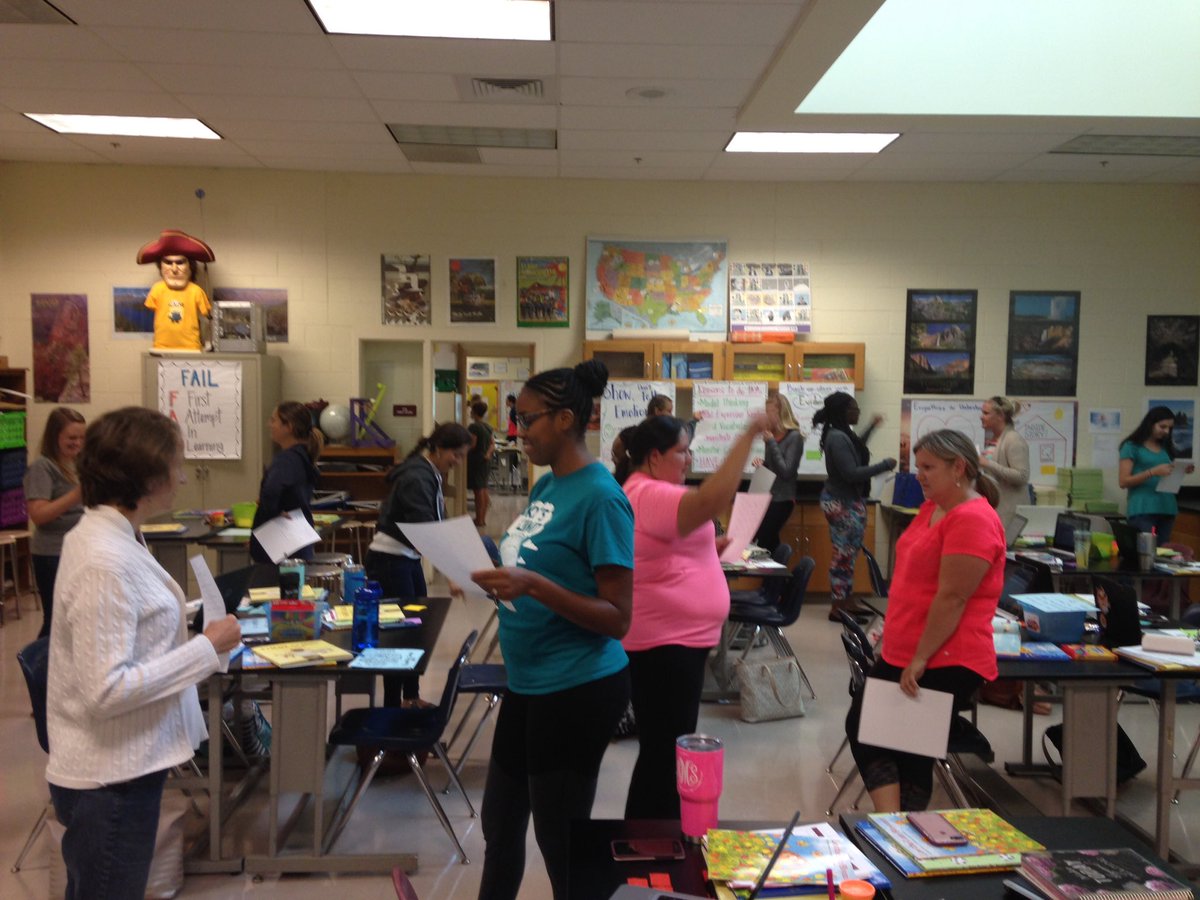 cms_pdl's tweet photo. Reading Goal Getters up and moving during a brain boost to meet their goals! #cmspl #RWI2017 https://t.co/XdtPiFaVgf