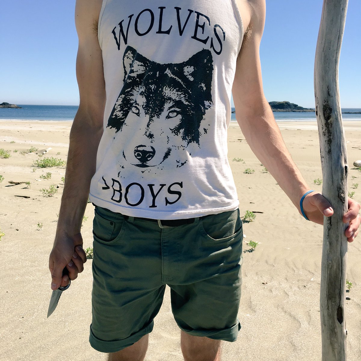 .<a href="/corytbear/">Cory Thibert</a> &amp; I just returned from Tofino where there was a wolf warning. I felt safe even though we all know Wolves > Boys <a href="/MayCanTheatre/">May Can Theatre</a> 🐺