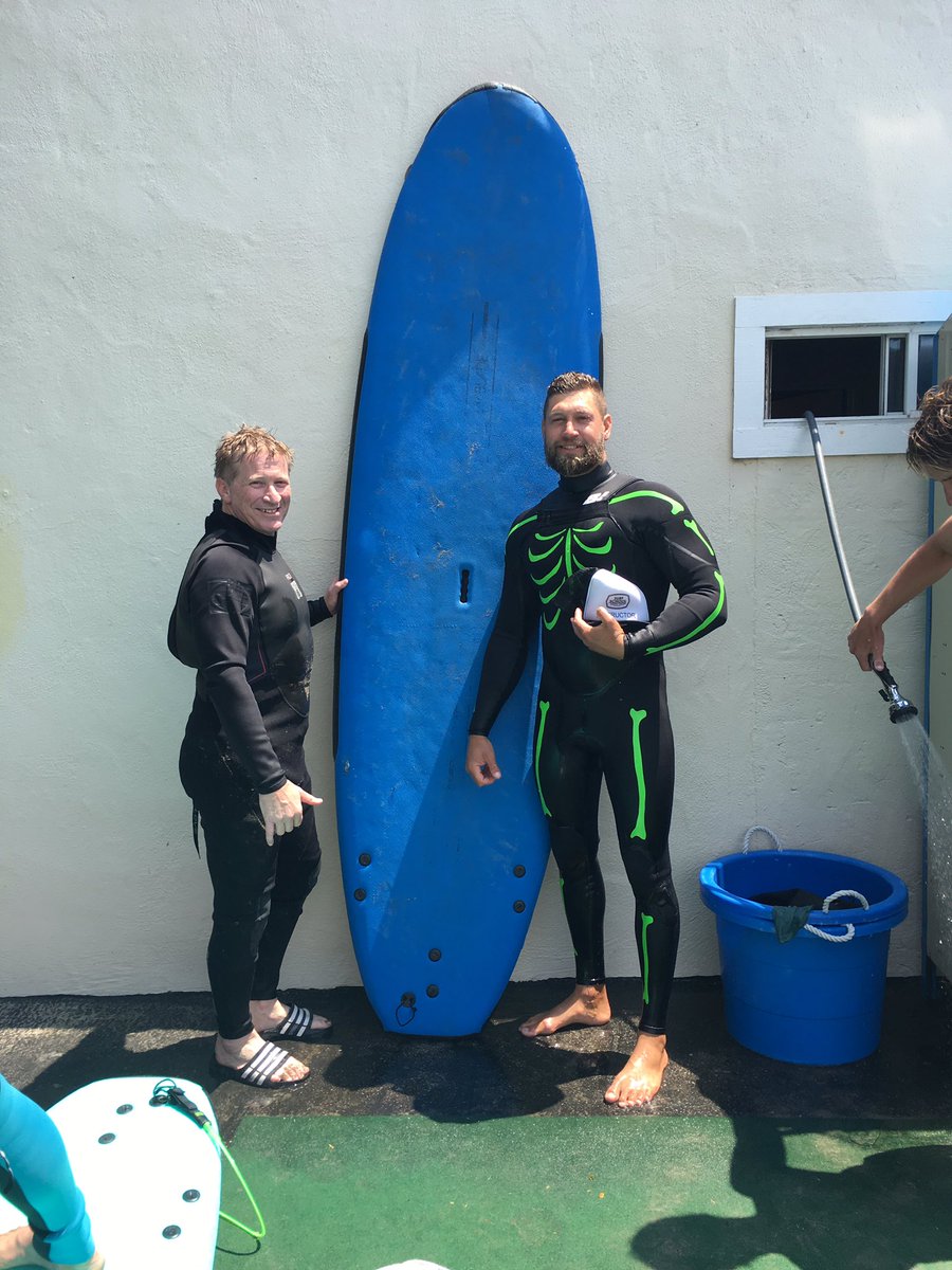 d2hoffman's tweet image. Santa Cruz surfing lesson courtesy of @blueboard and @SurfSchoolSC     Caught some great rides. Thanks Big C. #blueboarding