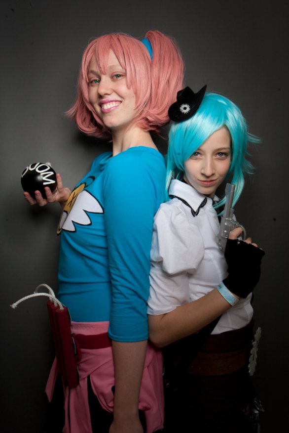 cosplayamerica's tweet photo. Flashback to #Megacon in Orlando, FL when I was shooting for book #2. Here's some #bookextras ! #cosplay https://t.co/6q6vbYl4NJ