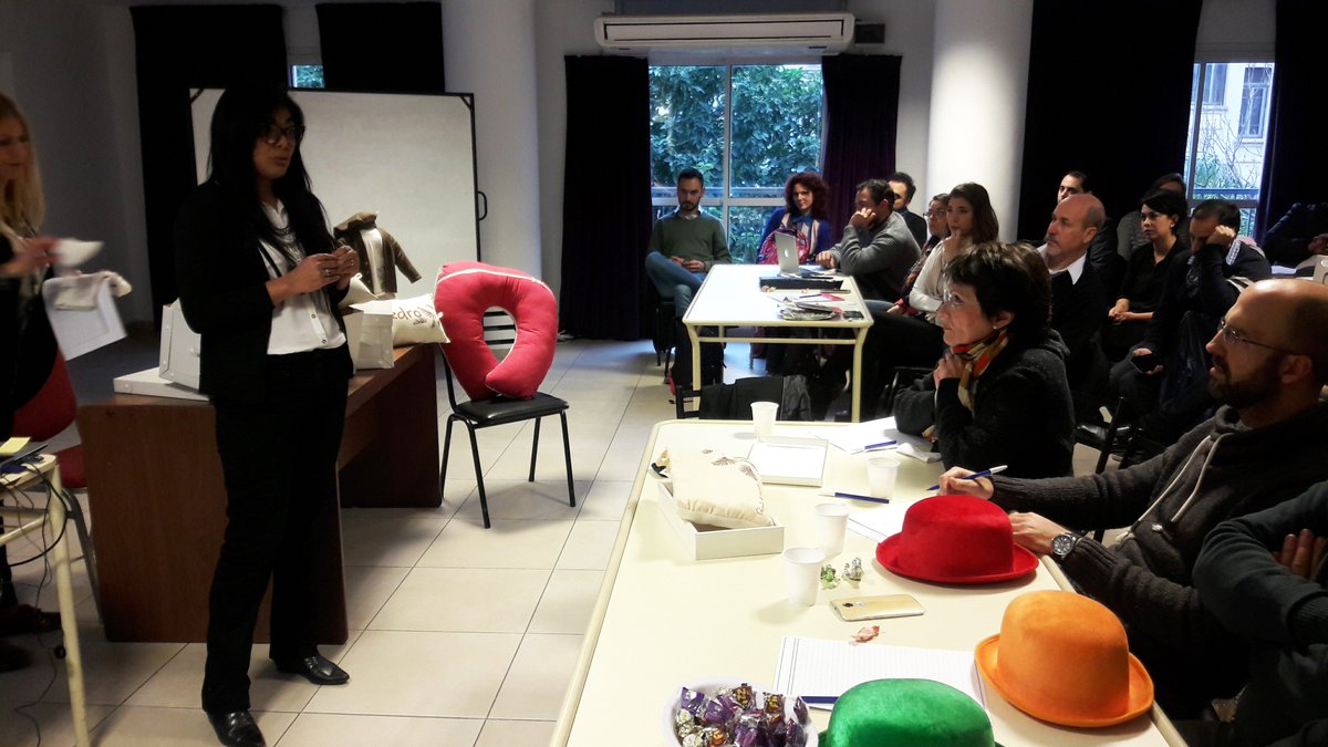 fundacionEmasE's tweet photo. Emprendedores de la #capacitacion #PDN2017 expusieron sus Propuestas de valor con la dinámica #ClubdelPitch https://t.co/ln1Fvwpp9x https://t.co/i4c22KwKlD