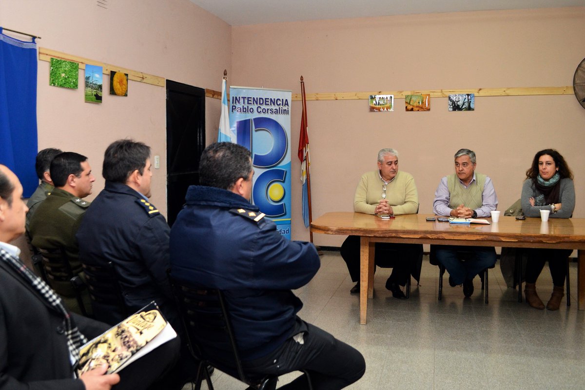 Perez_Cdad's tweet photo. Ayer, se llevó a cabo la Junta de Seguridad Comunitaria. 
La próxima reunión es el 6/9, a las 19 hs en Auditorio del Complejo Multifunción. https://t.co/p19IGhu67M