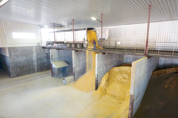 Cool idea in <a href="/PDmag/">Progressive Dairy</a> for a drive over commodity shed! progressivedairy.com/news/industry-…