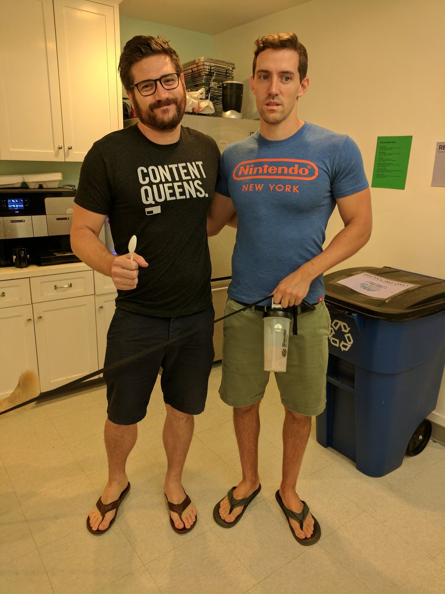 Dad shoes ☑️
Dad shorts ☑️
Dad bods ❎
Dad hearts ☑️

#TwitsAndCrits