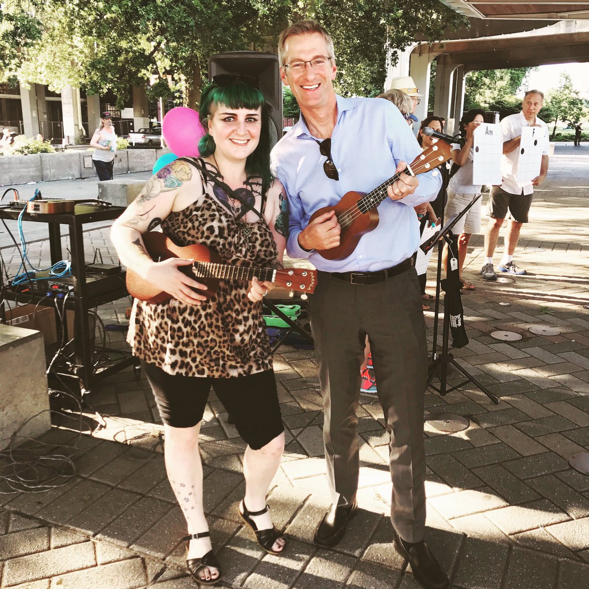 CCCPortland's tweet photo. It's not everyday you can play ukulele w/ the mayor! Thanks for Tuesday's great #NationalNightOut, @oldtownpdx—proud to have been a sponsor! https://t.co/F0mlu7gJ4n