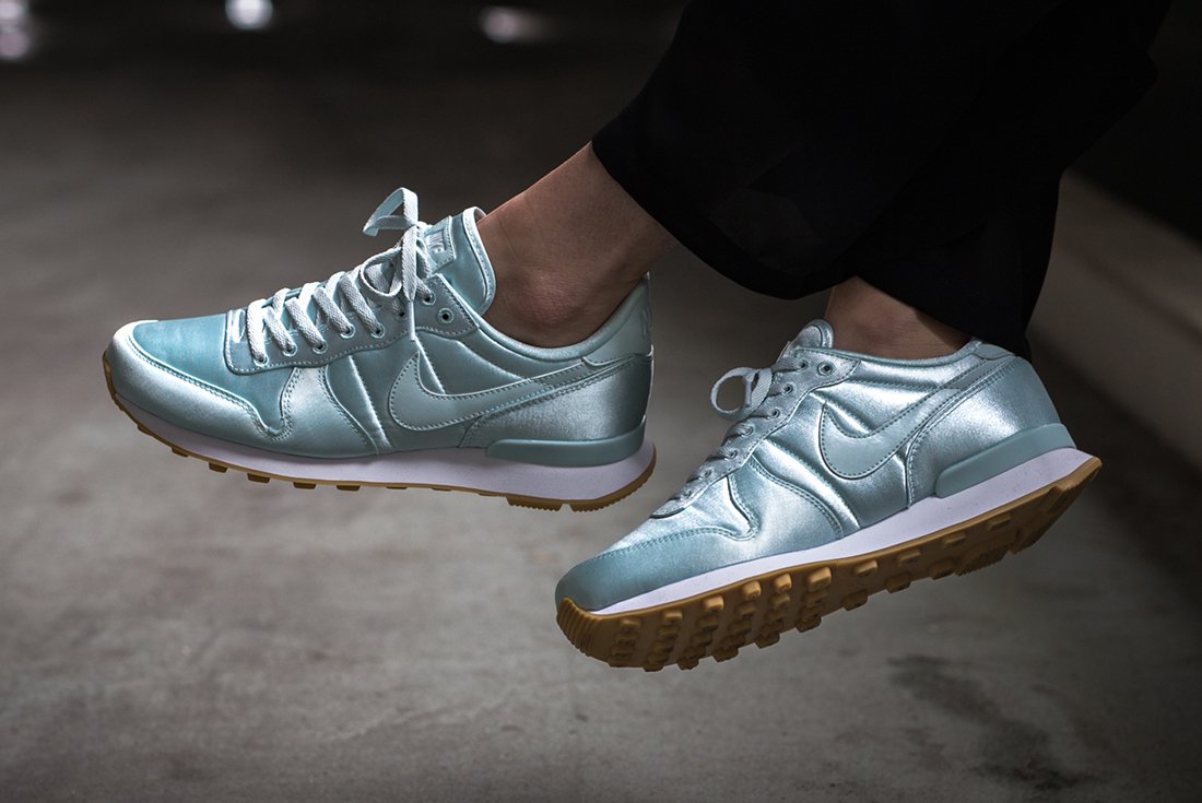 SneakerStylerz's tweet photo. Nike Internationalist (Fibreglass Satin Qs) https://t.co/IYedneTX3U #nike  #sneakers #kicks #trainers #creps #shoes #fashion https://t.co/jfBDkAIGOk