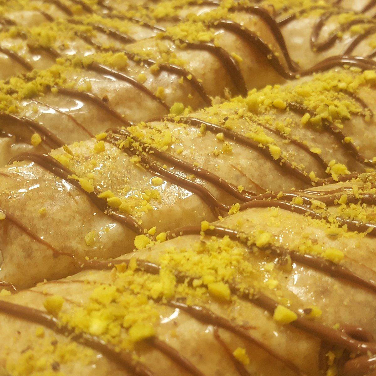 oldnineveh's tweet photo. #baklava
#palmbay #melbournefl #sweet #middleestern #fresh #helthyfood #halalfood #halal #floridafun #floridatech #summertimefine https://t.co/81XUoXt3Hi