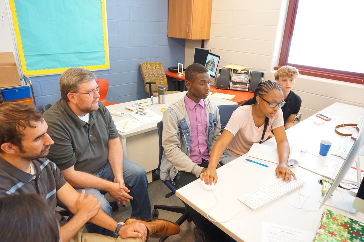 CLEMetroSchools's tweet photo. .@techcorps_org & @keybank are helping to develop Cleveland's next generation of coders & web developers: https://t.co/MCJMwpZeNh #ThisisSWC https://t.co/bylE6Mk1ve
