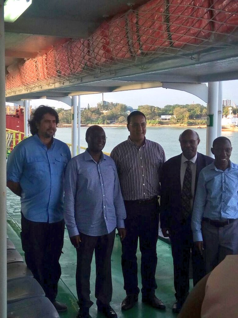 tunajibu's tweet photo. Karibu Kenya #MVJambo, Capacity to carry 1,350 passengers and 64 vehicles, 40 trips daily. #GoKDelivers #uhuru5tena https://t.co/S16VKsinRr
