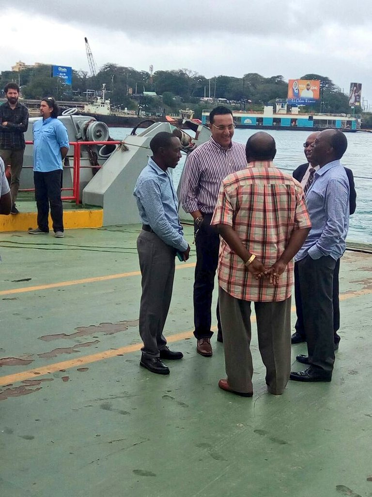 tunajibu's tweet photo. Karibu Kenya #MVJambo, Capacity to carry 1,350 passengers and 64 vehicles, 40 trips daily. #GoKDelivers #uhuru5tena https://t.co/S16VKsinRr