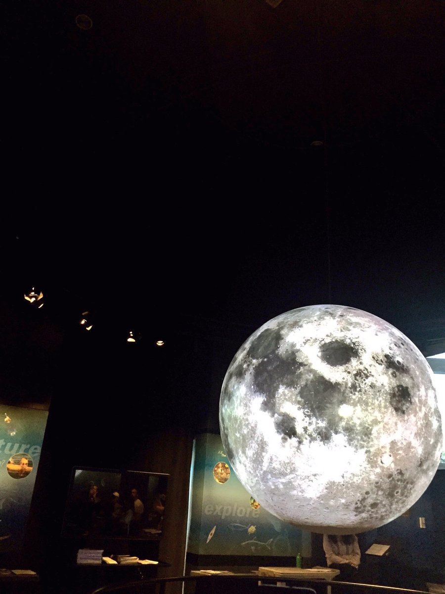 SmithsonianScie's tweet photo. @NOAA 's Science on a Sphere technology allowed teachers to experience 3D images of earth's climate- and other planets! #sseats17 https://t.co/skXWfPLH3K