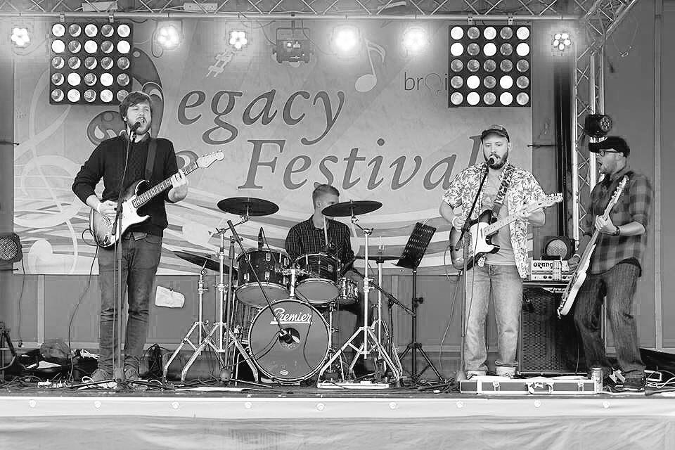 GhostNotes17's tweet image. We&apos;re playing at The New Forest Inn tomorrow night. Classic covers from 9pm 👻🎶