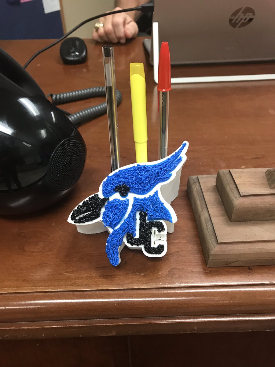 LibraryJchs's tweet photo. 3D printing to get the school year started! Excited for #makerspace @USD475_STEM @KSUPolytechFSHS https://t.co/3lg48Dui8X