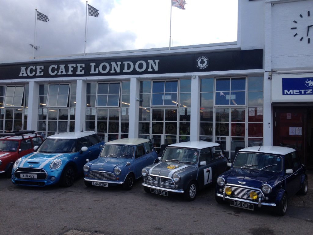 MariotheMini's tweet image. @MariotheMini here at @acecafelondon with @heroyoshimoto @TheFendek @Notrom_g great #classicmini venue and enjoying some great food