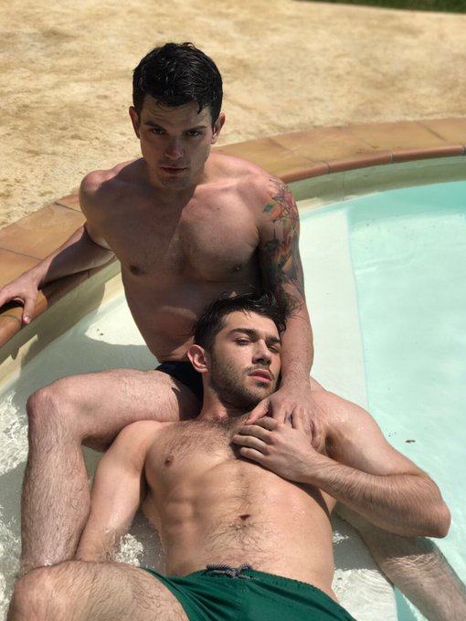 I love this picture! @DakotaPayneXXX @LucasEnt @QueerMeNow #lucasent #lucasmen #queermenow https://t