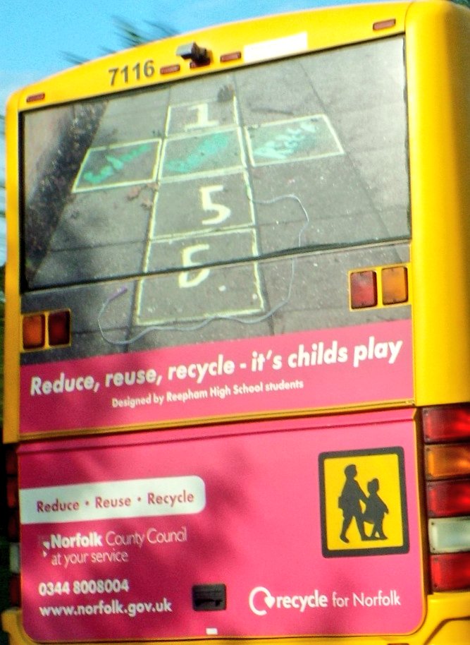 We spotted this 'on message' @recycle4norfolk bus on A303 in #Westcountry at wkend. Looks good! #Recycle
PS. GPS gone wrong?!  ⬅️⬆️⬇️➡️🤔 😉