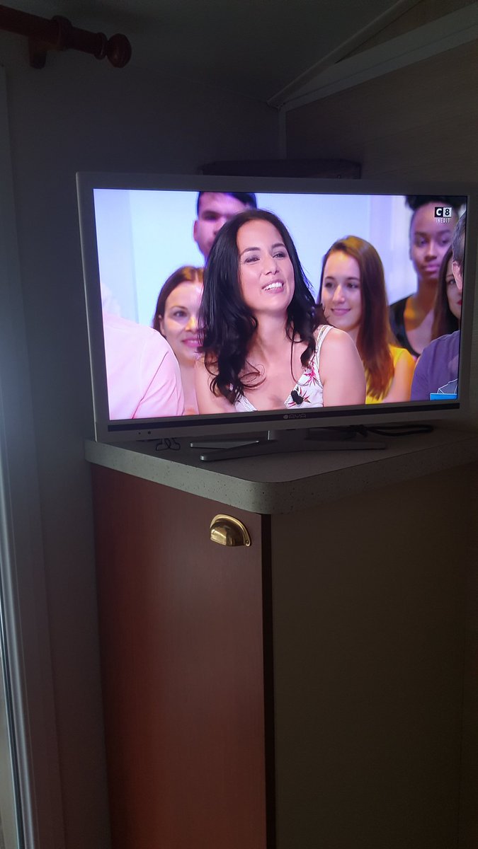 mehdrey77's tweet photo. Dédicace à @misstik60 qui passe sur @C8TV #LTMLElejeu https://t.co/66R4unPbHe
