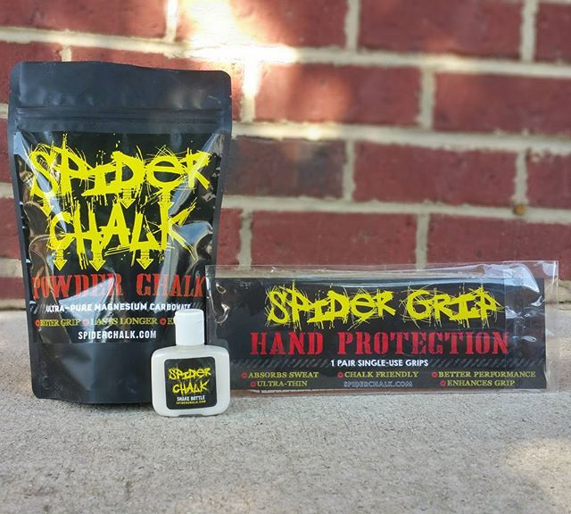 LaureFrianjd91's tweet photo. The perfect bundle for any athlete: #SpiderChalk Powder, Liquid Chalk and our new Hand Protection Grips #betterchalk #crossfit #powerlifting https://t.co/jzlGOlUYPx