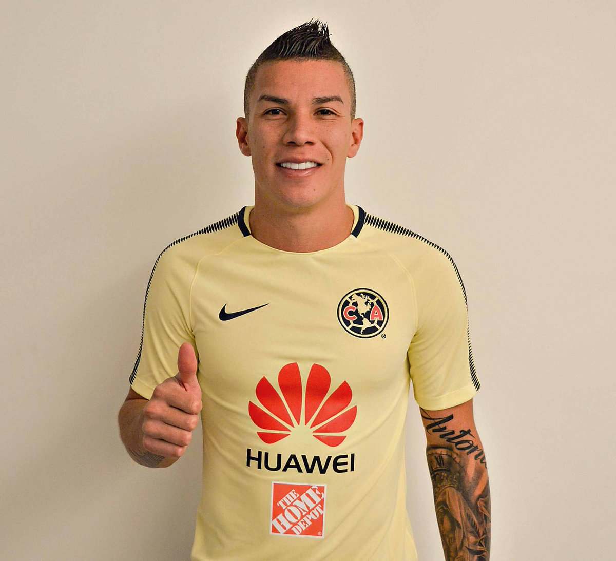 ClubAmerica's tweet photo. 📸 Galería: 🏥 Exámenes médicos de Mateus Uribe 💪🏼💉

#MateusYaEsÁguila 🦅

⏩ https://t.co/1sZYtcAUpR https://t.co/D3a902J4d1