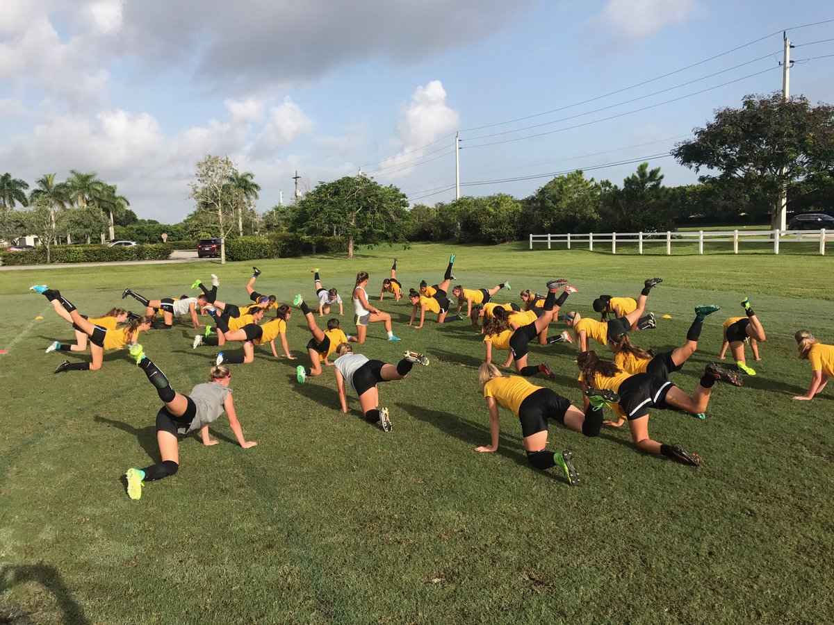 westonfc_GDA's tweet image. DA teams continue the morning grind during Pre-Season with Activation exercises #wfc @ussoccer_acad #hiveperformance