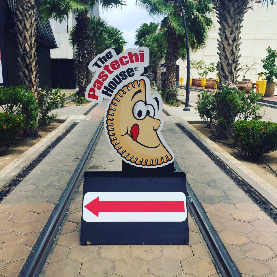 Happy Thursday! We are open from 7 till 7! See you at The Pastechi House❤️
#thepastechihouse #tph #pastechi #aruba #thursday