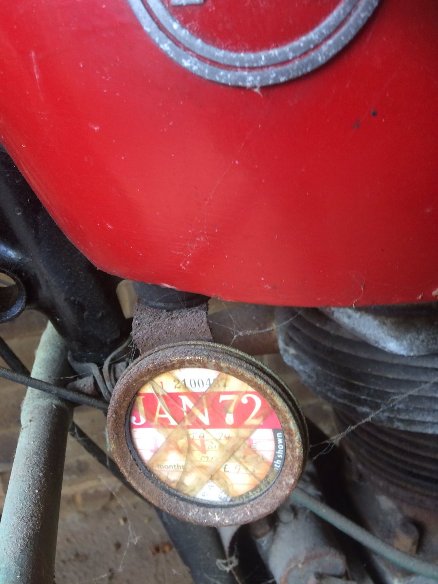 simercer22's tweet image. My Grandads old Matchless 350 had gone to my uncles one day I will get back and restore her