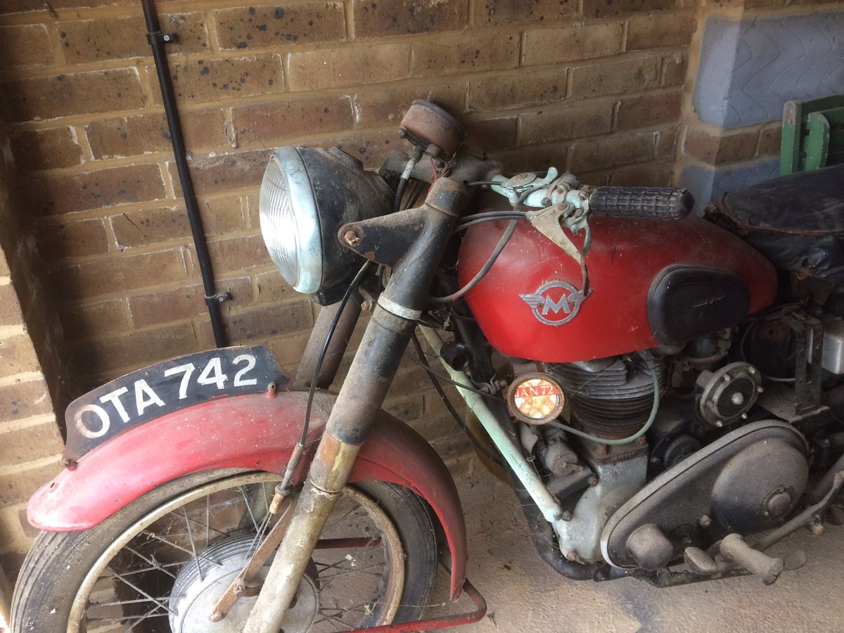 simercer22's tweet image. My Grandads old Matchless 350 had gone to my uncles one day I will get back and restore her