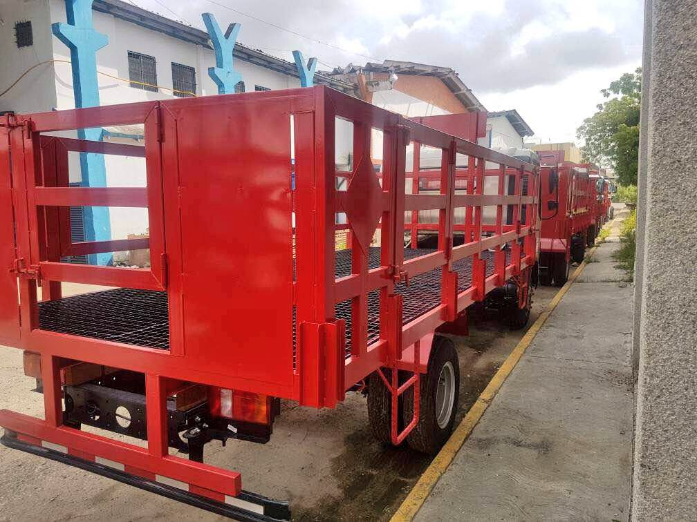 TyD_PdvsaGas's tweet photo. 2/4 finalizó la  culminación e instalación de las últimas 10 Plataformas (carrozados) de los 20 que fueron asignados directamente https://t.co/Q1YX3wAu5T