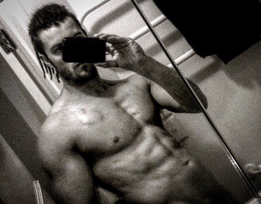 DgFeuerriegel's tweet photo. #TBT to #spartacusbloodandsand When I was dreadlocked and beefcaked up 😂#memories #blurry #Agron @spartacus_starz #germanbrother https://t.co/aSrXIplRDg