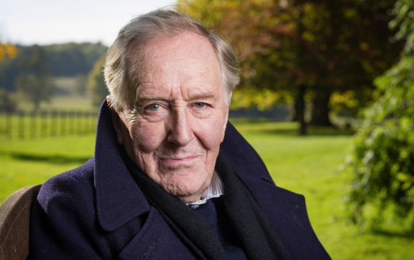 theoneringnet's tweet photo. RIP to actor Robert Hardy (Harry Potter) who was tutored by JRR Tolkien himself at Oxford. https://t.co/MxtenA3kKp