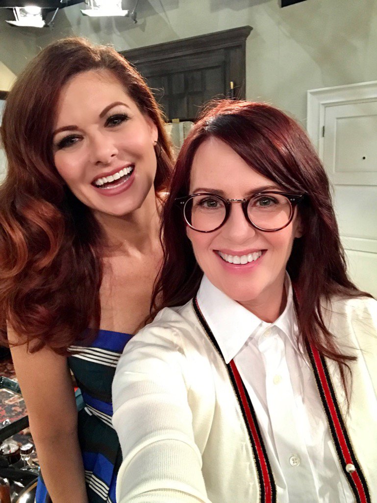 MeganMullally's tweet photo. tby 1st day of work #yesterday #WillAndGrace w beautimous @DebraMessing 👒👒 https://t.co/nO3h1iyF0k