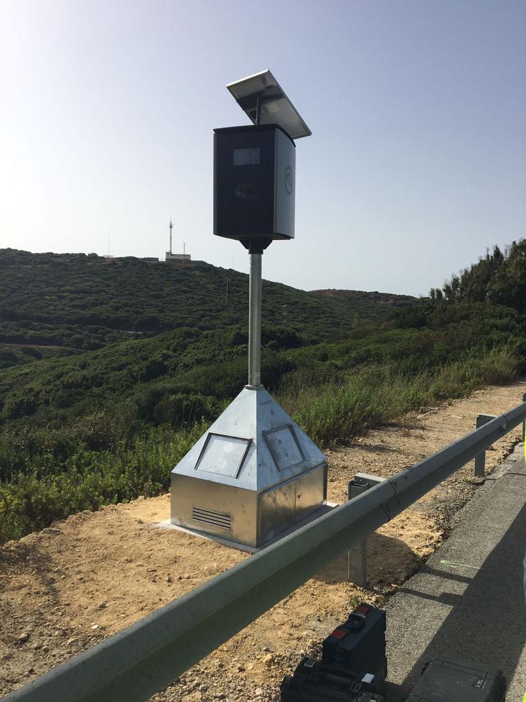 vera_alberto's tweet photo. @GarcaRoco @fomentogob @DGTes @interiorgob Al parecer un radar de tramo para ambos sentidos según se comenta. 
#N_340 #N340 #Tarifa #Algeciras https://t.co/qOIcQrFAzK