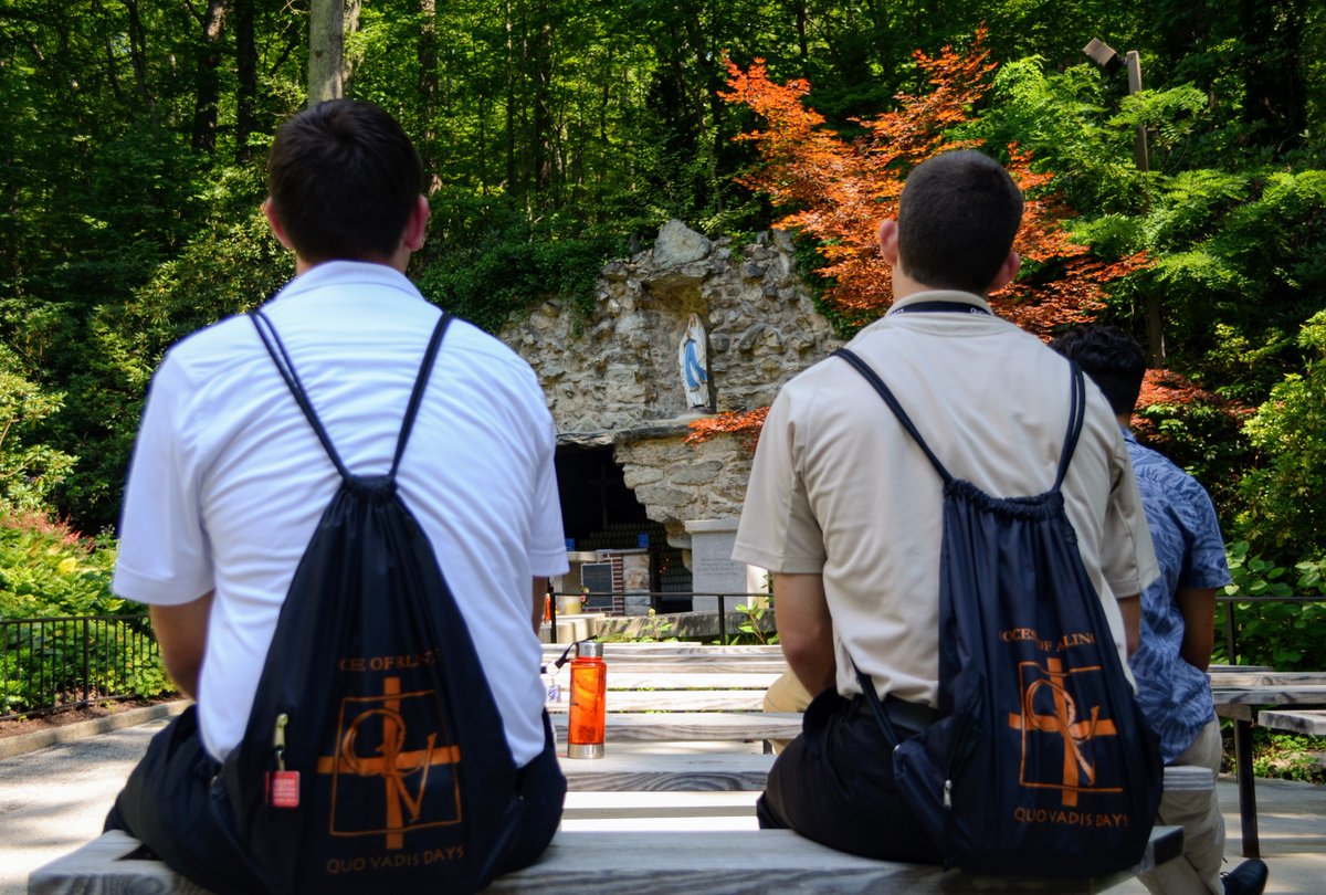 arlingtonchurch's tweet photo. This week, the young men at #ArlingtonQV entrusted their #vocations to the Virgin Mary, asking that she guide them to God's will. https://t.co/VeMwS4Bg3H