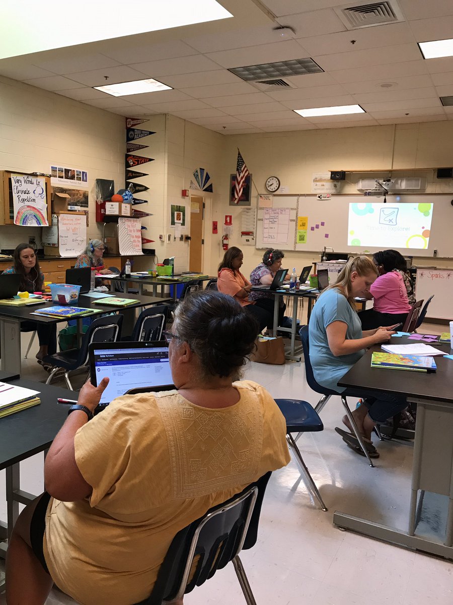 matthews1class's tweet photo. Exploring Reading Goal Setting resources. #RWI2017 #readinggoalgetterspd https://t.co/l2g1Rm9rVi