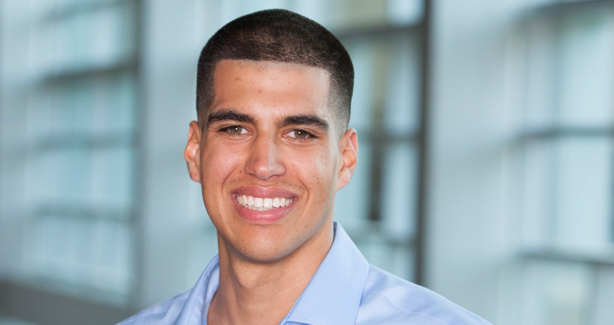 Congrats to 2017 #ThirtyUnder30 Honoree Jonathan Conde, Zeta Eta (<a href="/USF_PiKapp/">USF Pi Kappa Phi</a>). #ExceptionalLeaders ⚔️ starandlamp.com/index.php/feat…